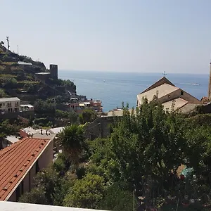 Toni , Vernazza Italia